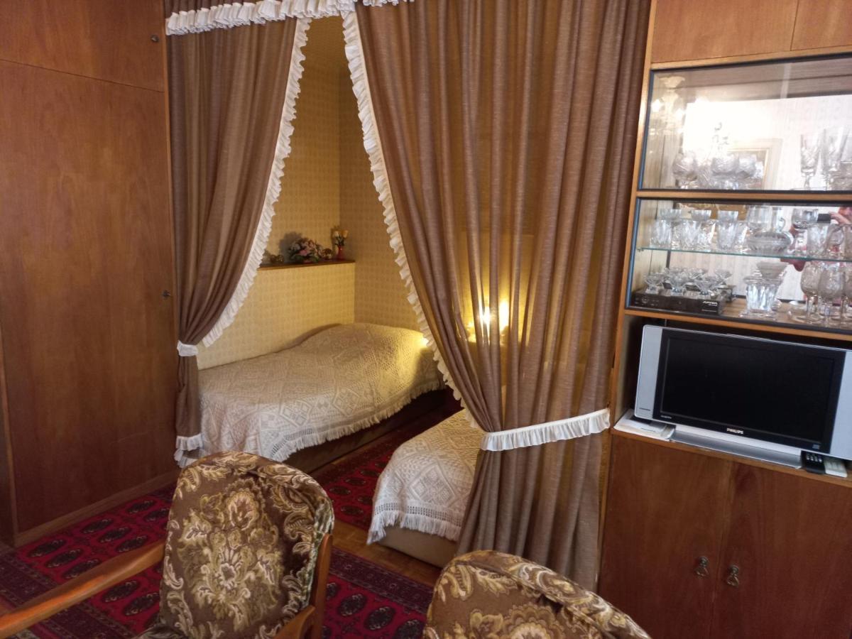 Ferienwohnung ,,Wohnen Wie Zu Grossmutter'S Zeiten'' Wina Bagian luar foto