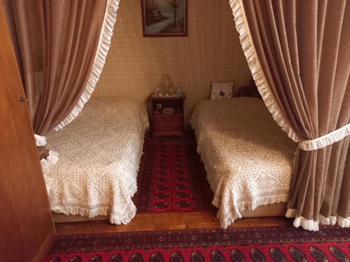 Ferienwohnung ,,Wohnen Wie Zu Grossmutter'S Zeiten'' Wina Bagian luar foto