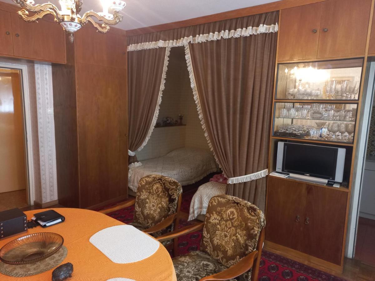 Ferienwohnung ,,Wohnen Wie Zu Grossmutter'S Zeiten'' Wina Bagian luar foto