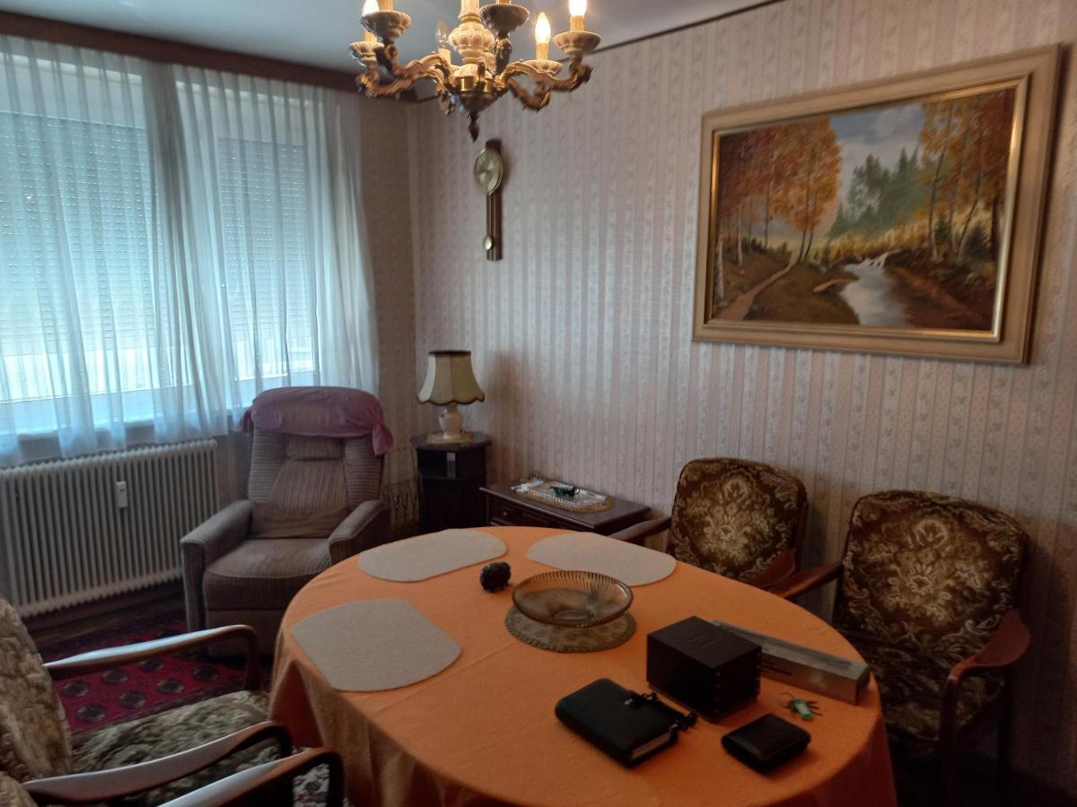 Ferienwohnung ,,Wohnen Wie Zu Grossmutter'S Zeiten'' Wina Bagian luar foto