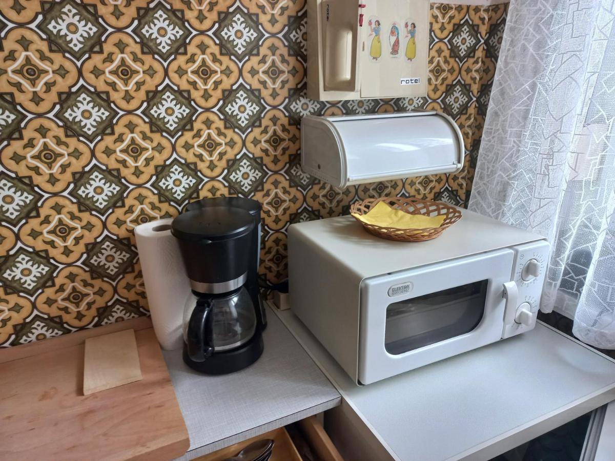 Ferienwohnung ,,Wohnen Wie Zu Grossmutter'S Zeiten'' Wina Bagian luar foto