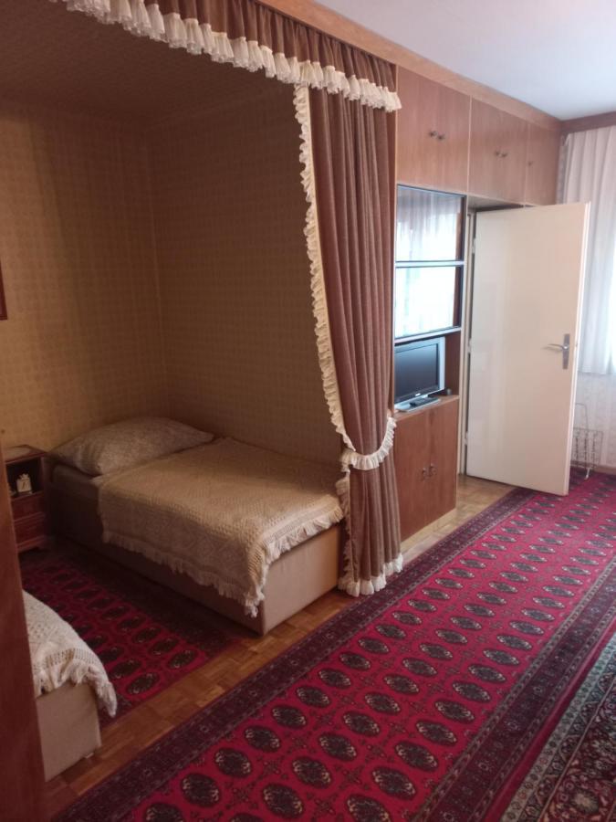 Ferienwohnung ,,Wohnen Wie Zu Grossmutter'S Zeiten'' Wina Bagian luar foto