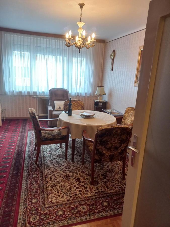 Ferienwohnung ,,Wohnen Wie Zu Grossmutter'S Zeiten'' Wina Bagian luar foto